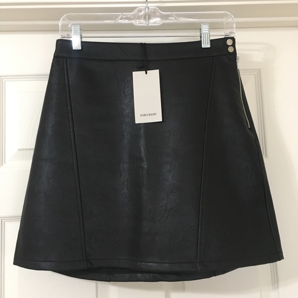 Zara Basic Leather Skirt😎 Size Medium - Picture 2 of 5